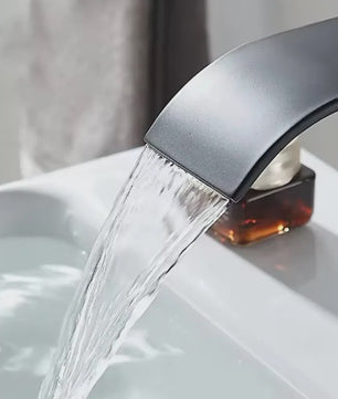 Moderne Waterval Kraan Zwart - RVS Wastafelkraan met Warm & Koud Water