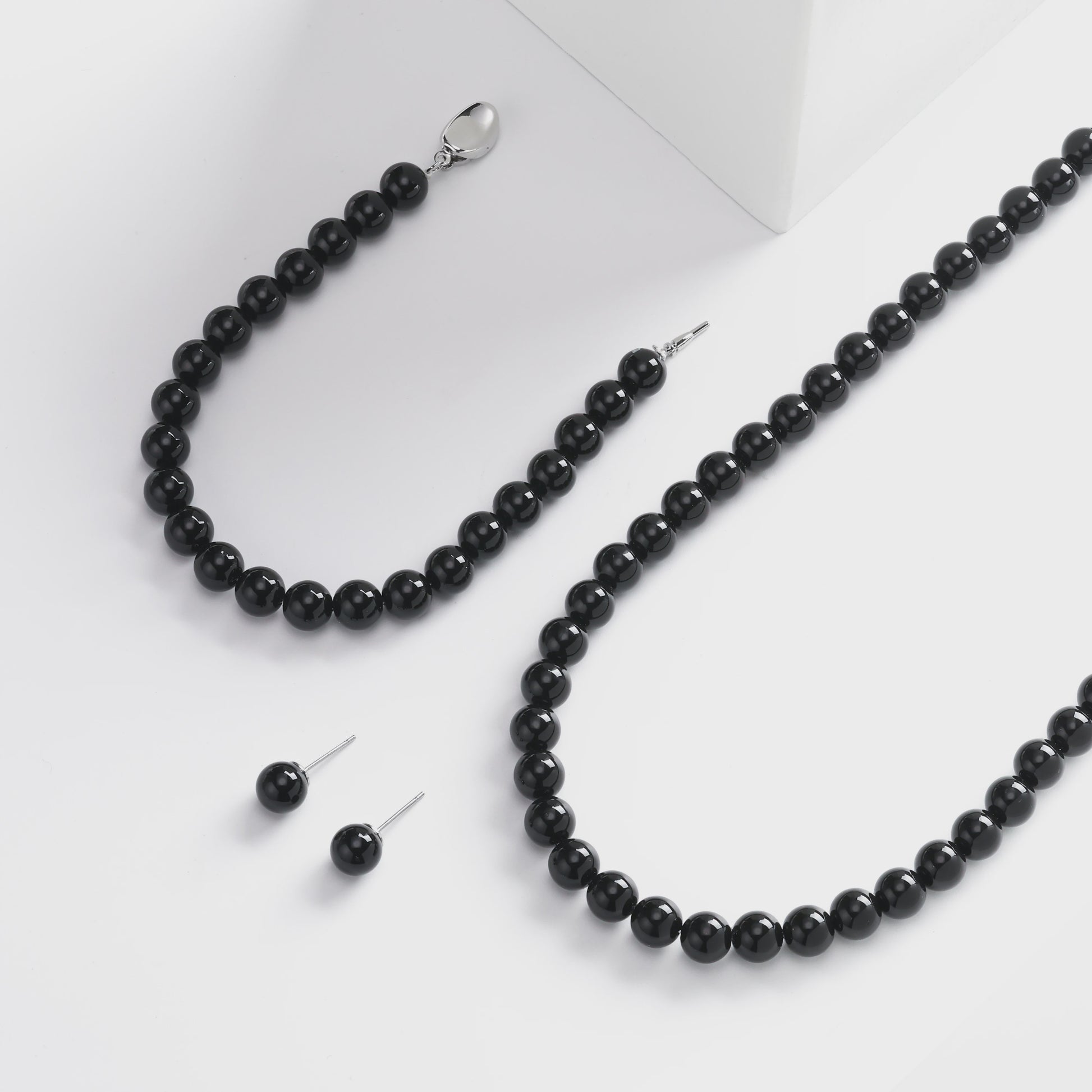 Elegante Zwarte Parel Sieradenset: Ketting, Armband & Oorbellen in Cadeaubox