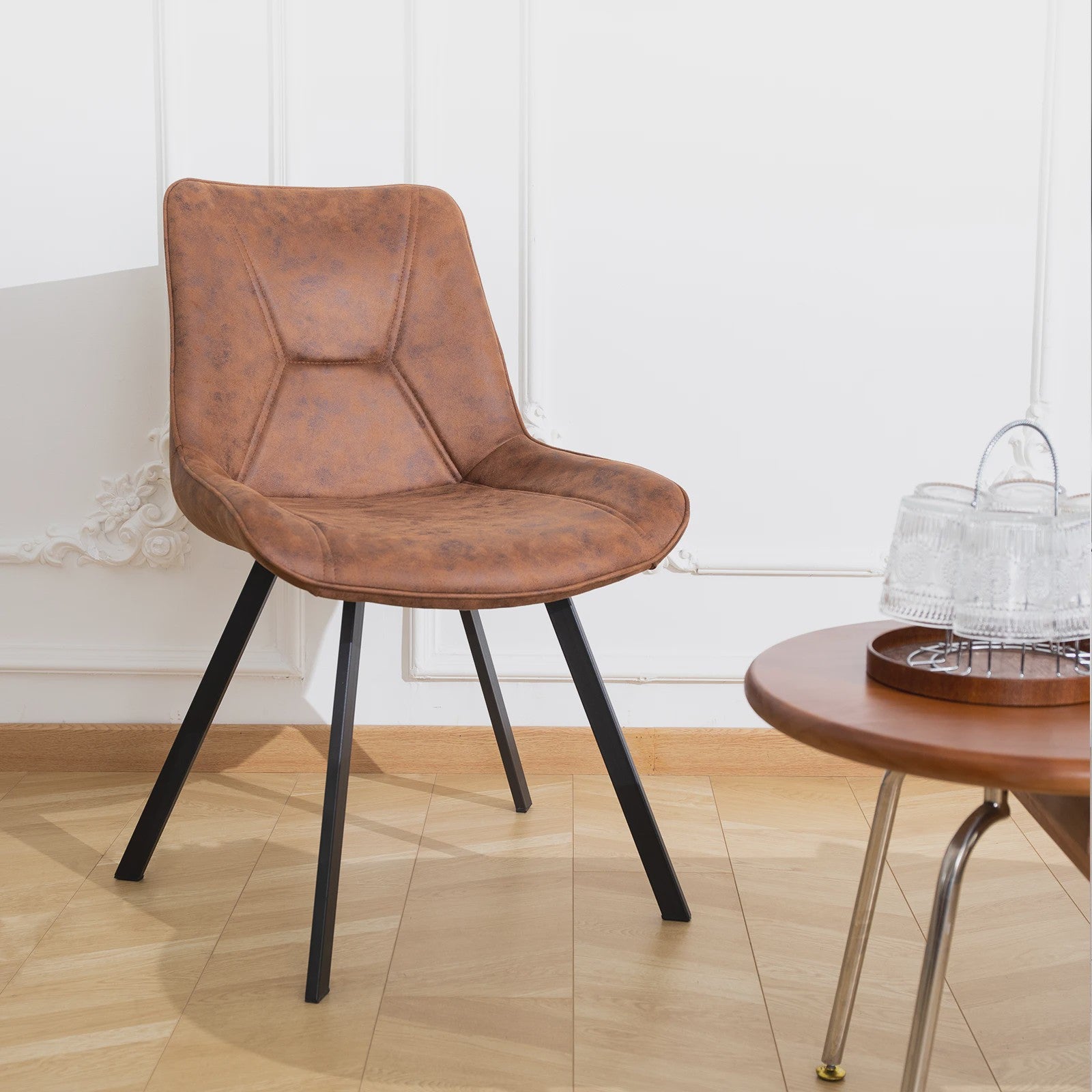 Set van 2 Moderne Kunstleren Eetkamerstoelen Bruin met Zwarte Metalen Poten