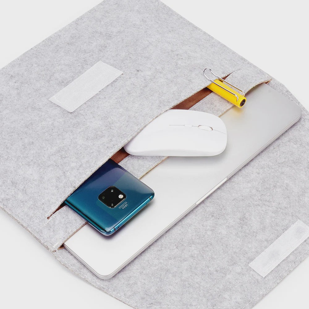 Luxe Vilt Laptop Sleeve - Beschermhoes voor MacBook & Notebooks (11-15.6 inch) - Inclusief Muismat