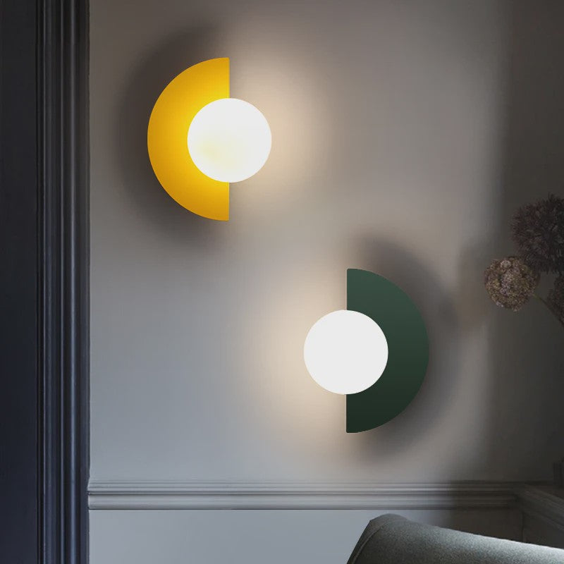 Moderne Wandlamp met Bolvormige Lampenkap - LED Verlichting voor Slaapkamer & Corridor