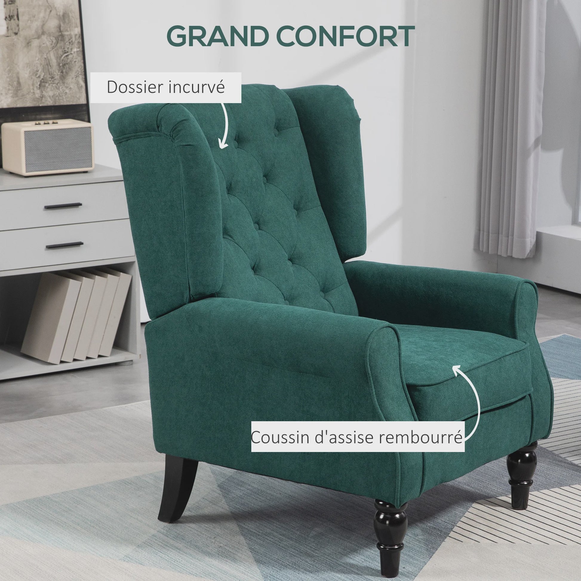 Groene Gestoffeerde Wingback Fauteuil met Brede Zitting en Klassieke Stijl