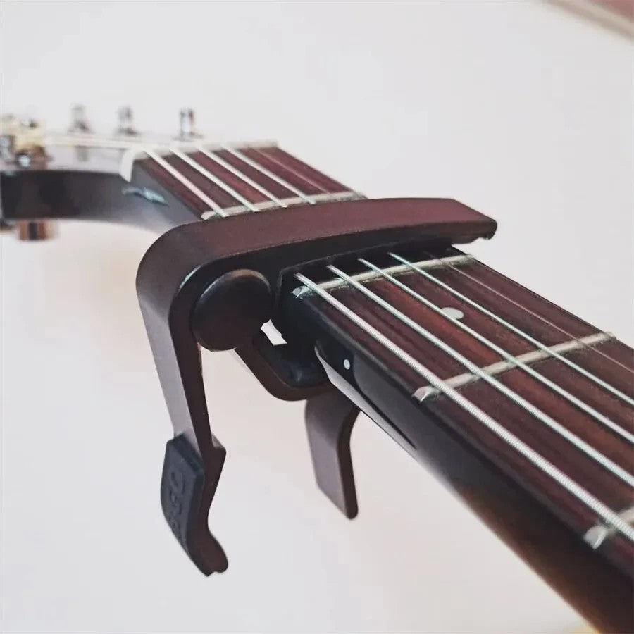 7-delige Gitaar Capo Set met 5 Picks en Houder - Zwart & Zilver