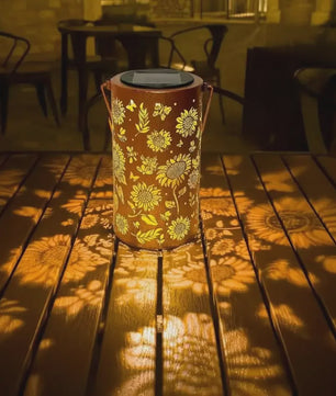 Zonnebloem Lantaarn: Waterdichte Buitenlamp met Licht- en Schaduweffect, Solar Powered voor Tuinpad, Gazon, Patio Decoratie
