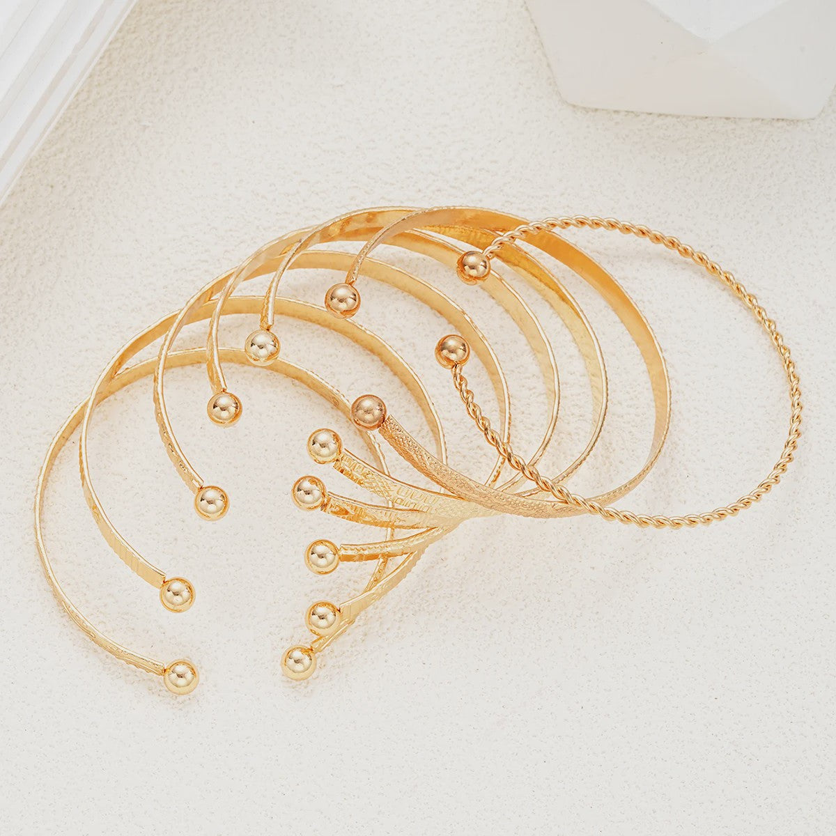 Set van 7 Gouden Punk Armbanden voor Dames - Streetwear & Goth Stijl