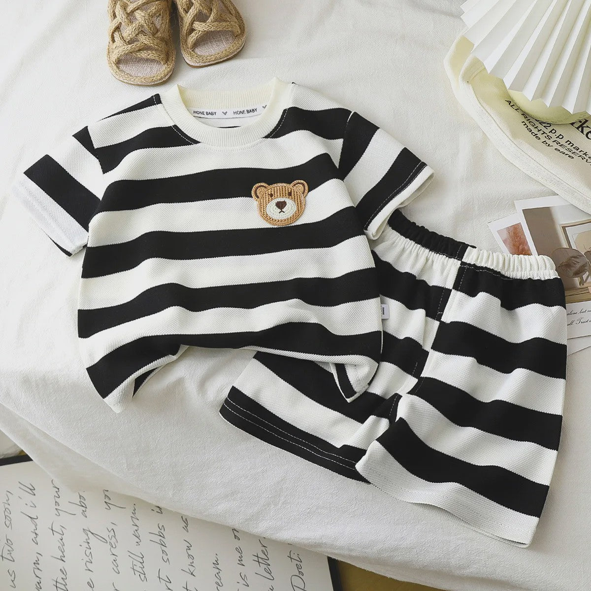 Zomerse Kinderkleding Set: Gestreept T-shirt met Korte Mouw en Short