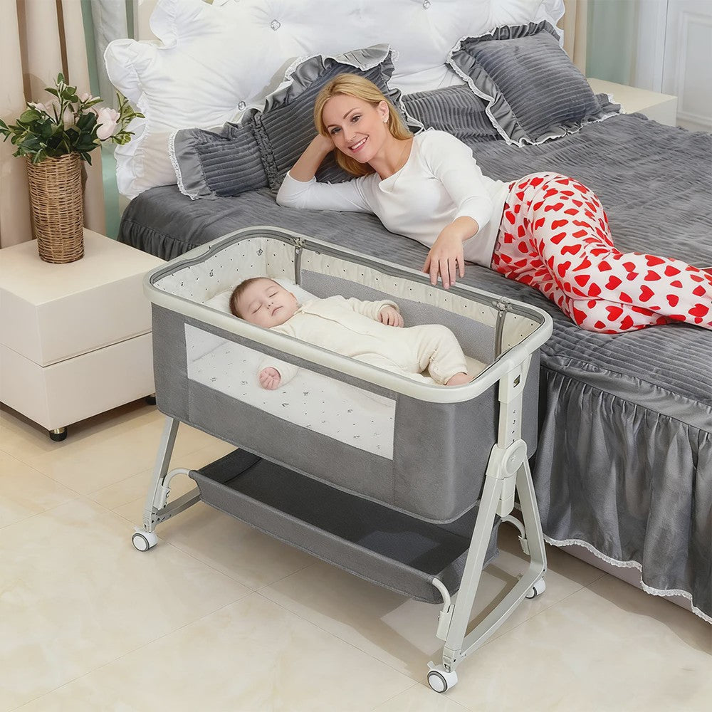 4-in-1 Baby Co-Sleeper Crib: Verstelbaar, Kantelbaar, Wielen met Rem, Matras, 0-24 Maanden