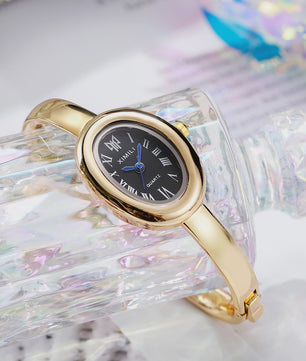 Luxe Dameshorloge met Strass en Gouden Afwerking - Elegant Quartz Polshorloge