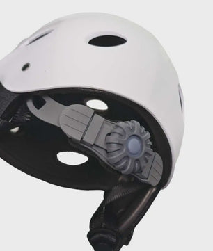 Water Sport Helm M/L met Gehoorbescherming - Kayak, Wakeboard, Kitesurf & Rafting