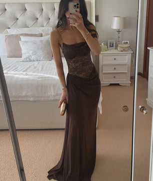Chique Bruine Maxi Jurk met Kant en Off-Shoulder Design - Sexy Avondjurk