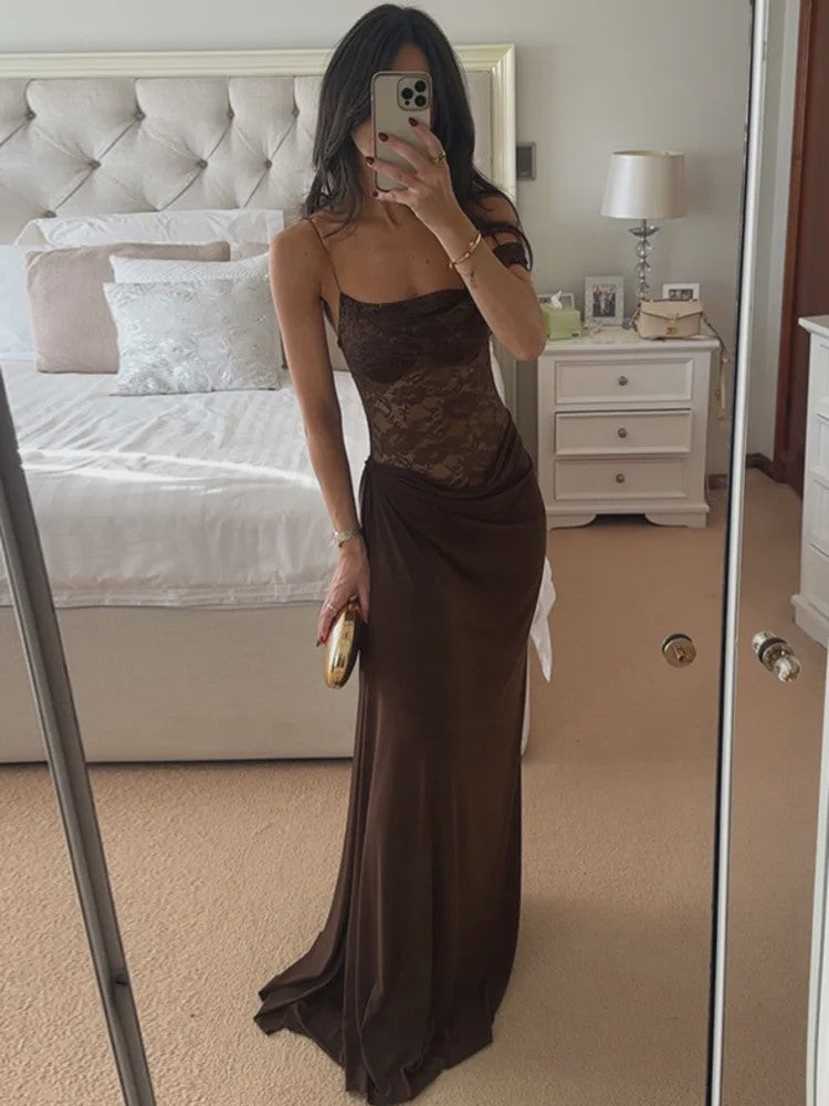 Chique Bruine Maxi Jurk met Kant en Off-Shoulder Design - Sexy Avondjurk