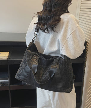 Stijlvolle Leopard Print Duffle Bag: Grote Reistas met Verstelbare Band voor Dames