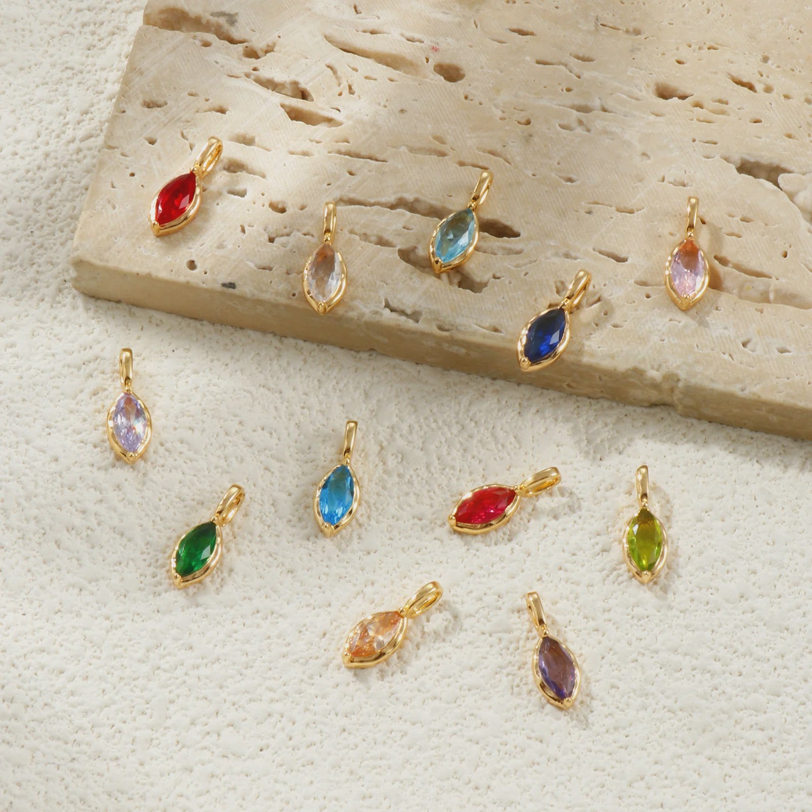 Set van 2 Olijfvormige Bedels met Strass & 18K Goudkleurige Hanger - DIY Sieraden Maken