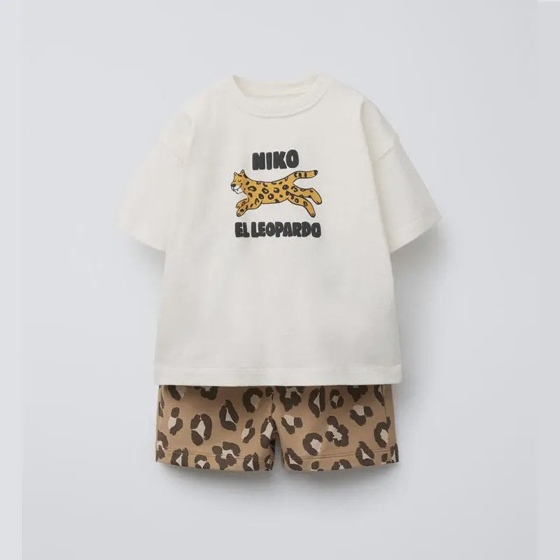 Zomerse Jongens Set: T-shirt met Korte Mouwen en Shorts - Dierenprint & Cartoon Stijl