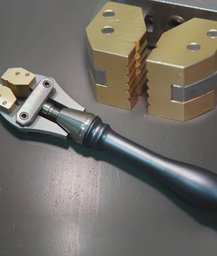 Verstelbare Handklem met Messing Bekken - Precisie Gereedschap voor Draadbewerking en DIY
