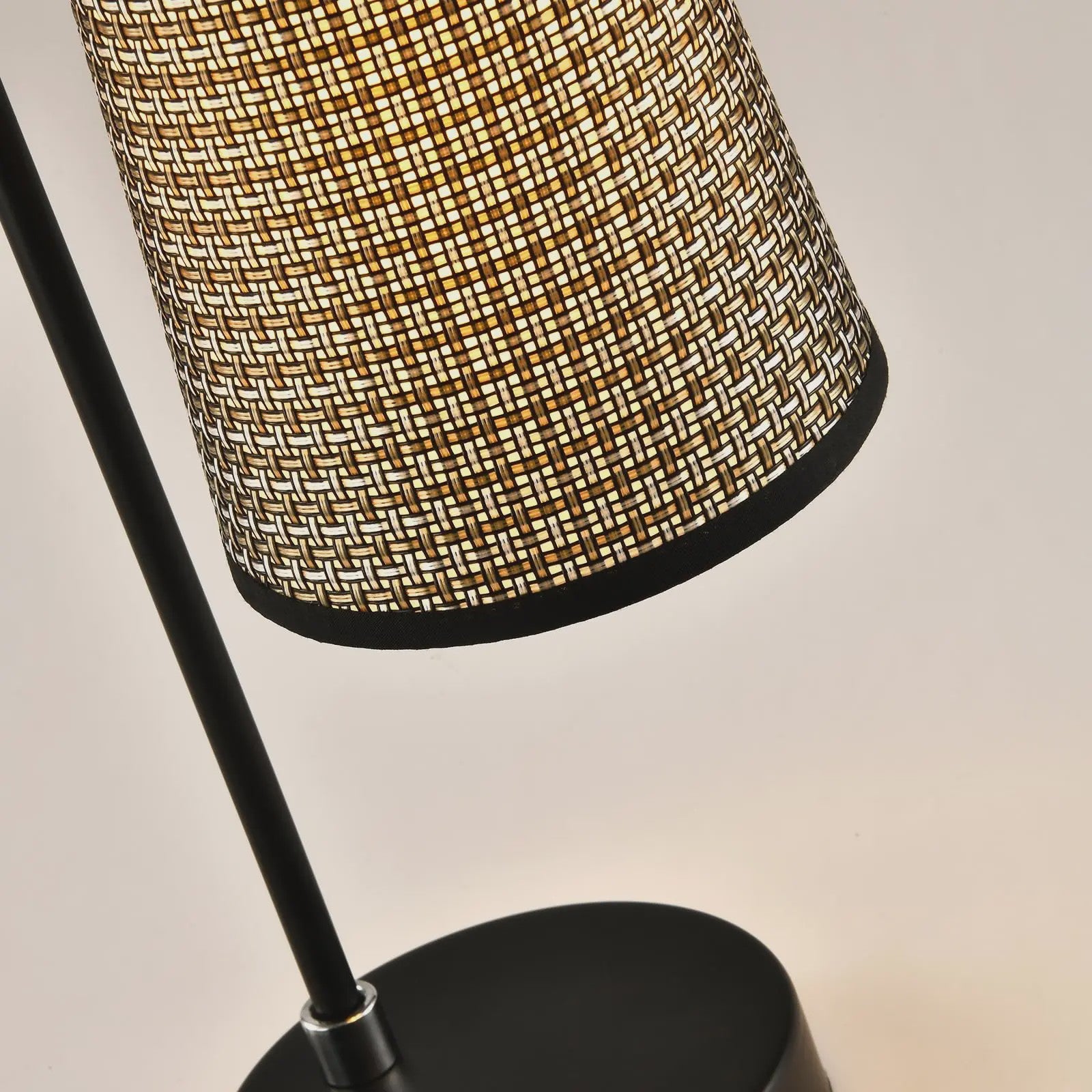 Retro Vintage Tafellamp Zwart met Beige Stofkap - Sfeervolle Verlichting voor Slaapkamer & Woonkamer