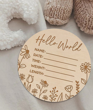Houten Baby Aankondigingsbord 'Hello World' - Geboortegegevens met Bloemen Gravure