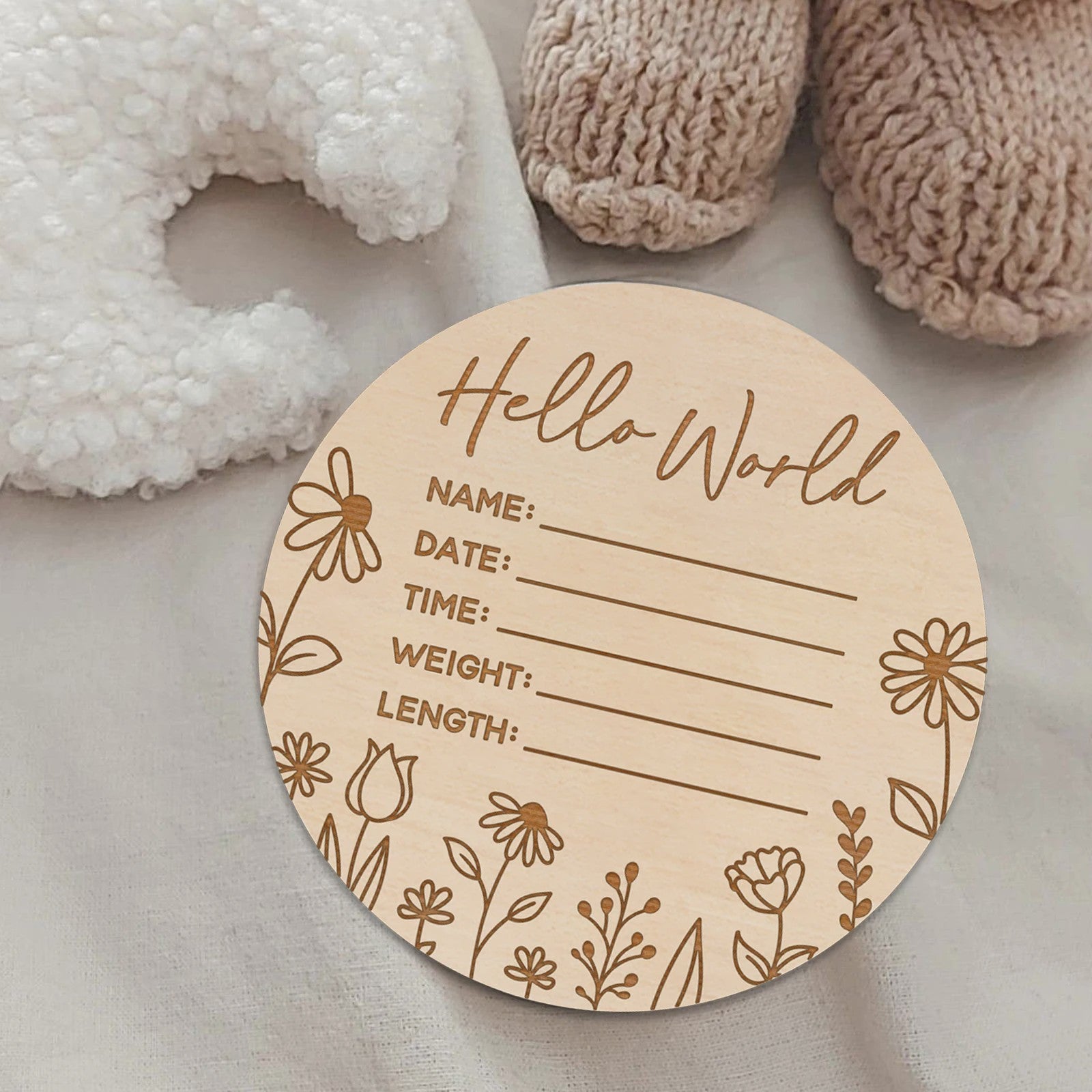 Houten Baby Aankondigingsbord 'Hello World' - Geboortegegevens met Bloemen Gravure