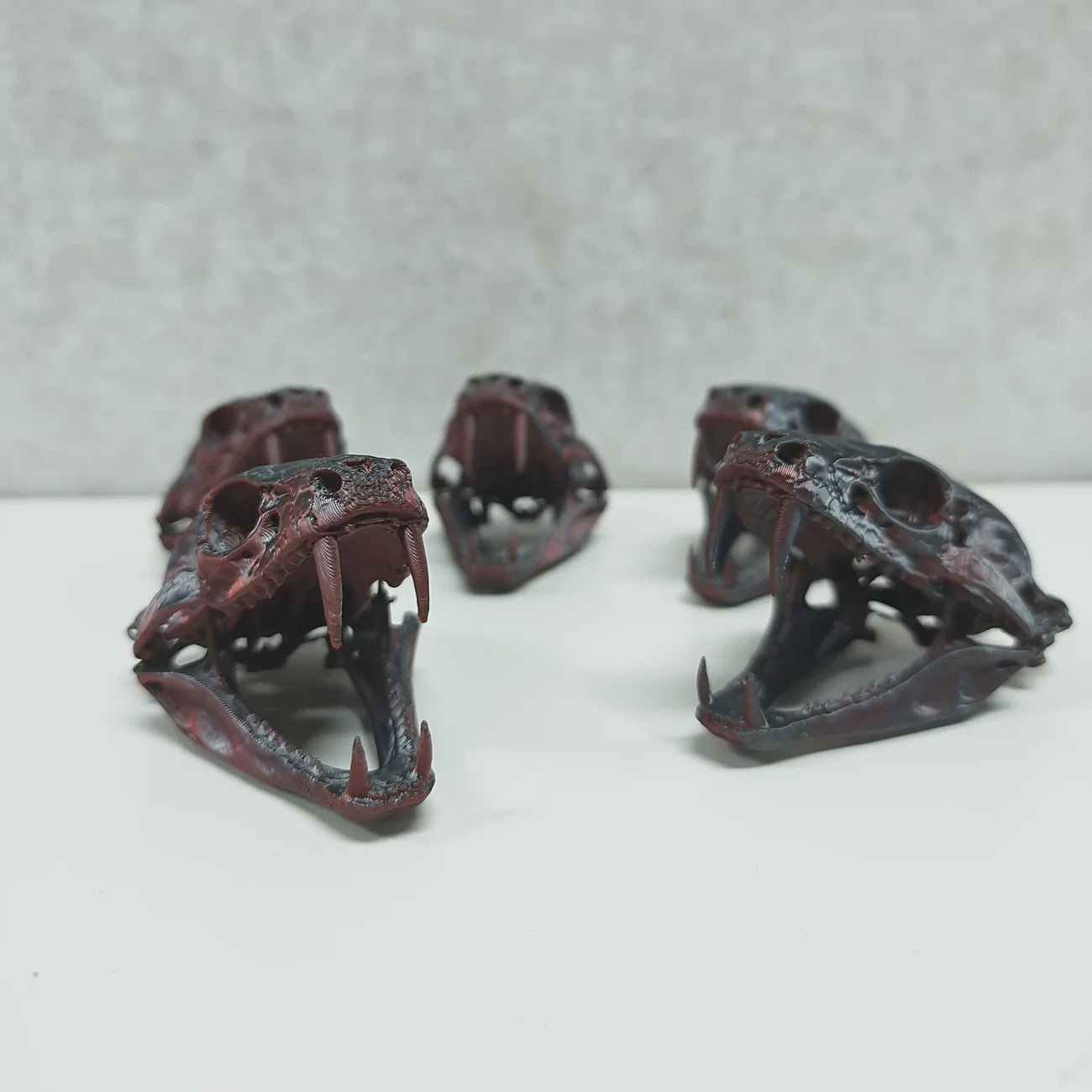 Angstaanjagend Cobra Schedel Standbeeld - Uniek Woondecoratie & Desktop Ornament