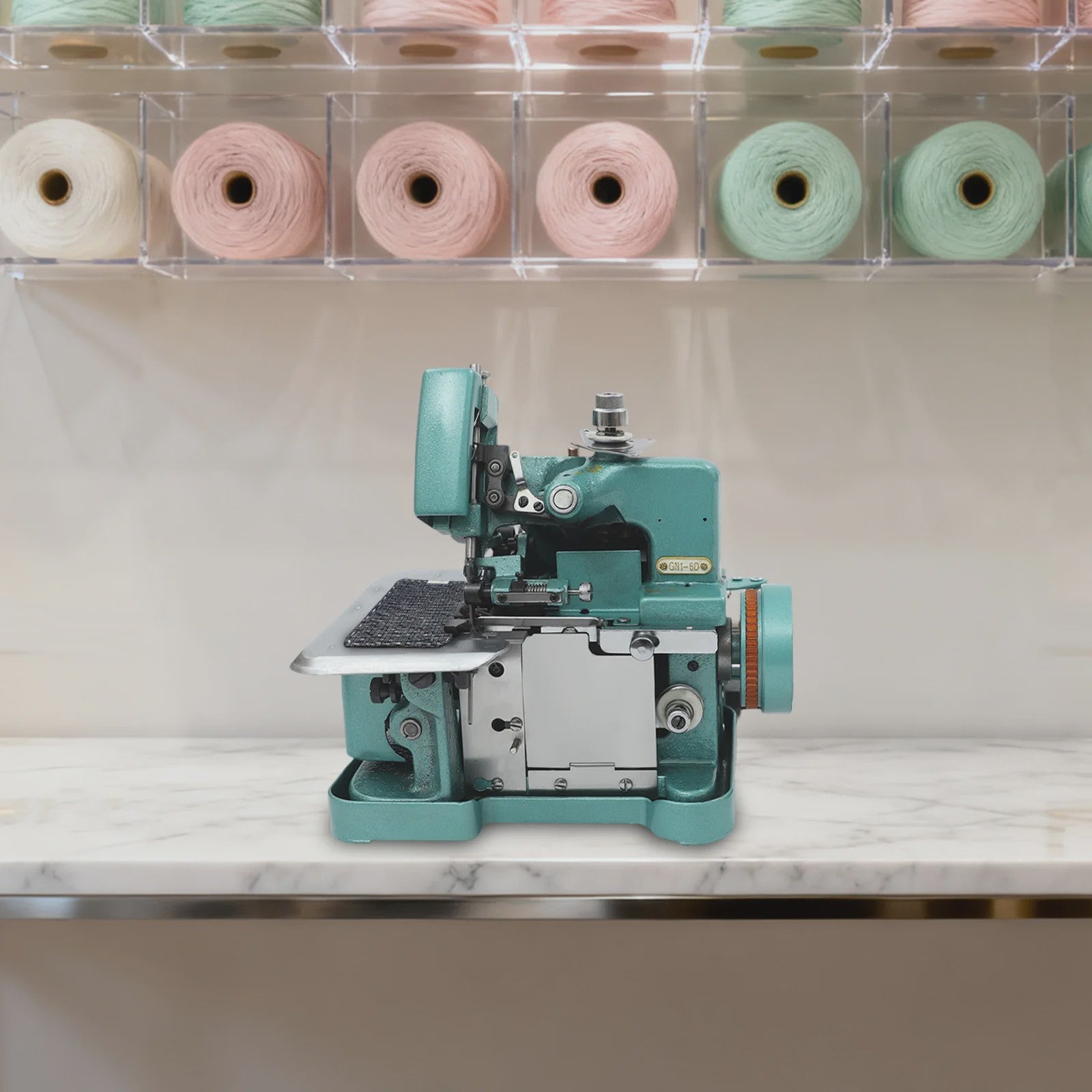 150W Elektrische Overlock Machine - Desktop Model met Voetpedaal, 3000 Steken/min, Verstelbare Breedte