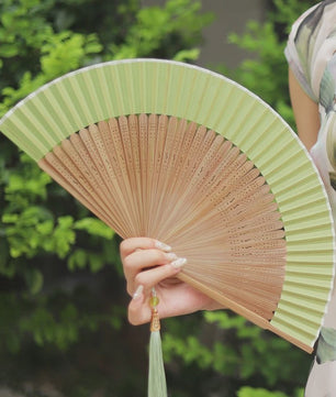 Elegante Chinese Stijl Vouwbare Handwaaier met Kwastje - Perfect voor Dans, Decoratie of Cadeau