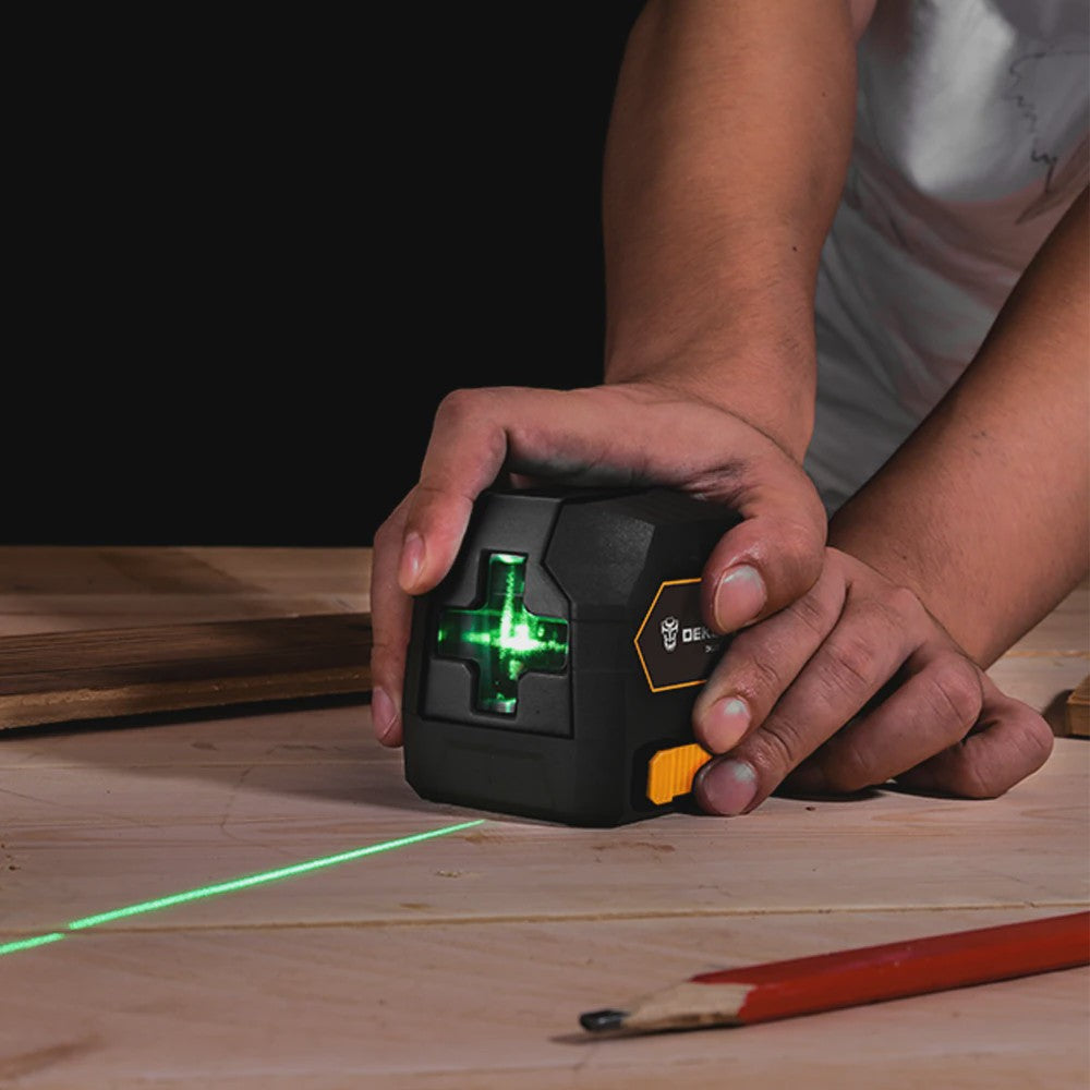 DEKO DKLL02G/R Zelfnivellerende Kruislijnlaser met Rode Laser en Verstelbare Klem