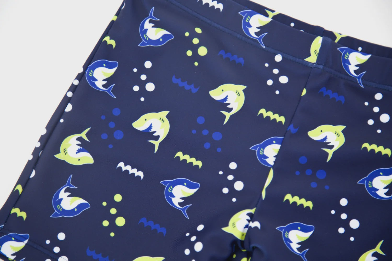 Zwemset Jongens met Haaienprint: T-shirt, Short & Zwempet