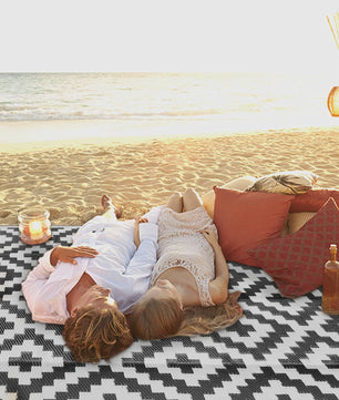 Groot Outdoor Vloerkleed - Opvouwbaar & Omkeerbaar - Plastic Riet - Voor Tuin, Camping, Strand & RV