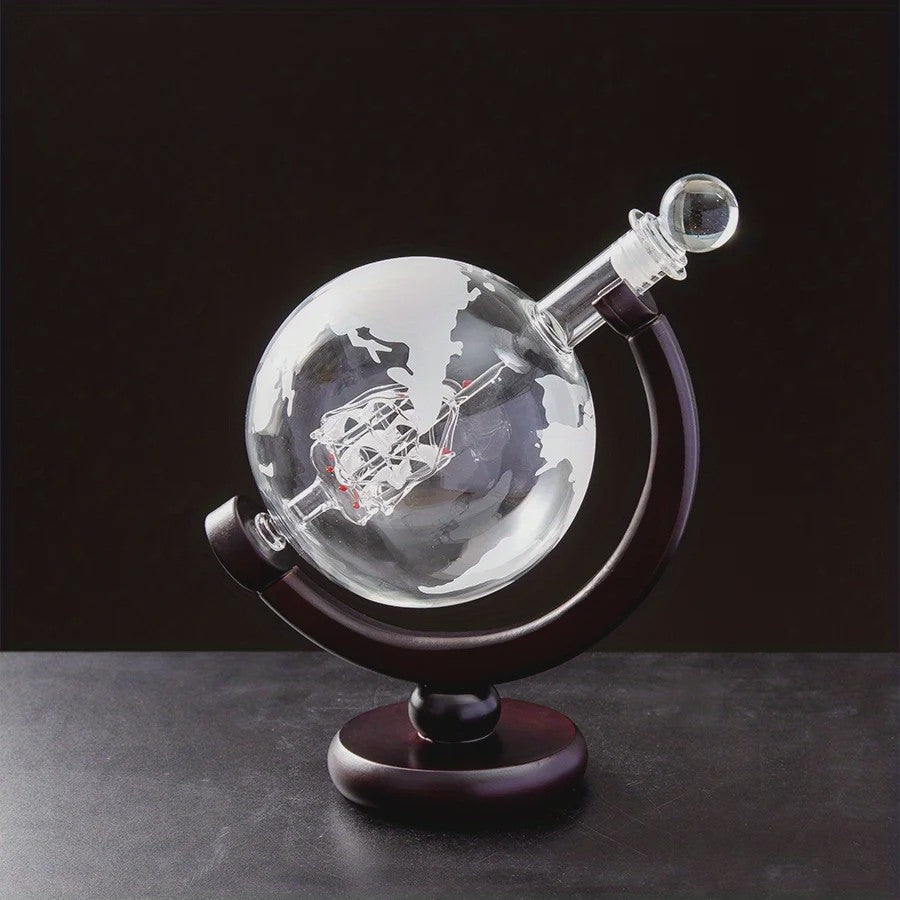 Luxe Whiskey Decanter Set in Wereldbol Design met Houten Standaard en 2 Glazen - 900ml