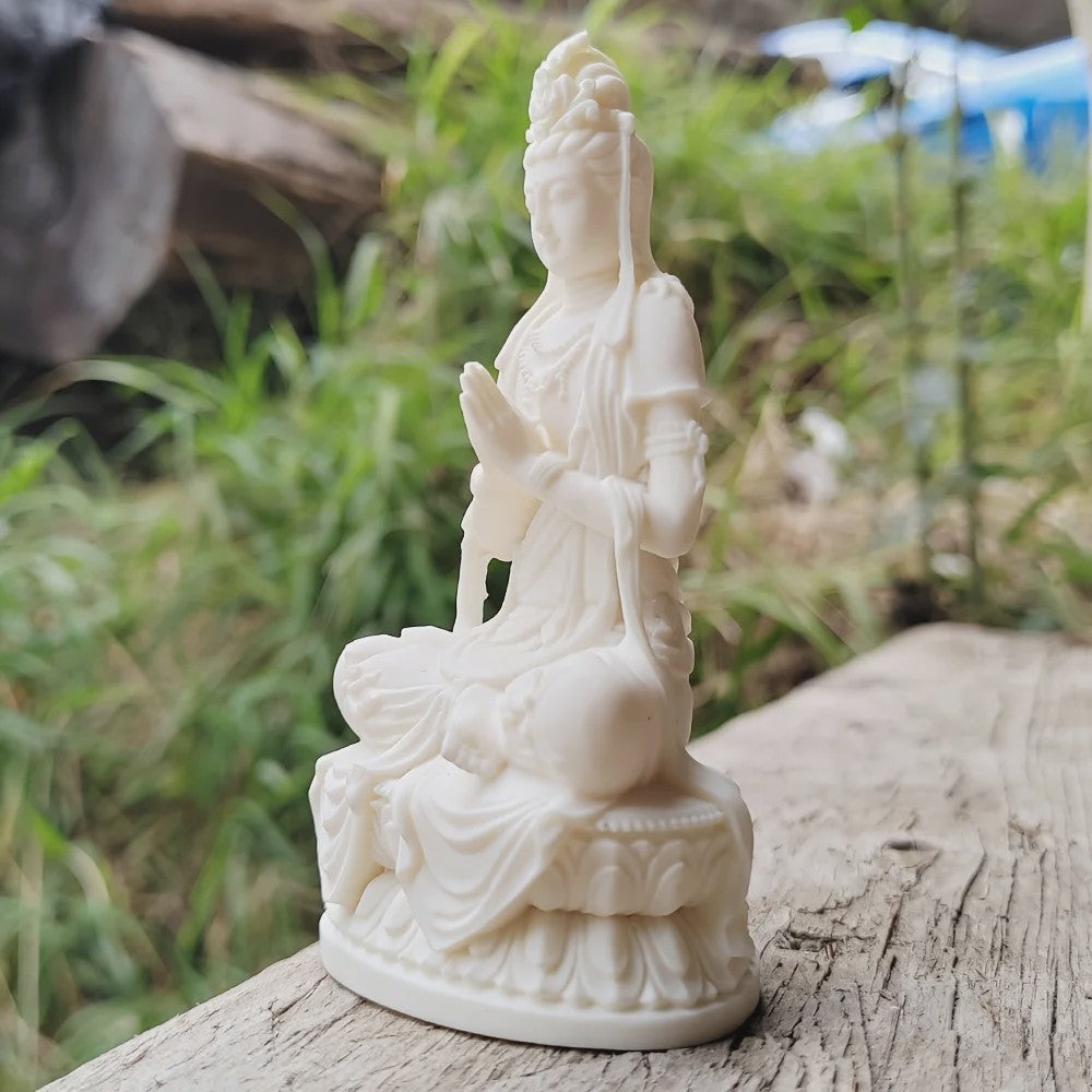Wit Guanyin Boeddha Beeldje - 4.2 Inch Hars Sculptuur voor Decoratie & Cadeau