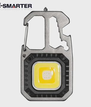 Multifunctionele Sleutelhanger Zaklamp met Gereedschap en Noodhamer