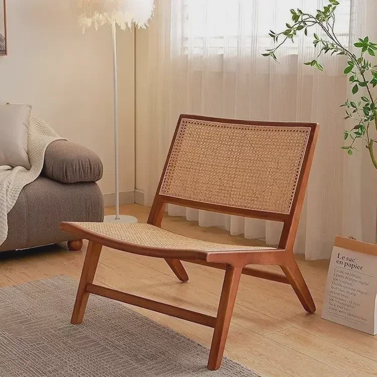 Luxe Fauteuil van Massief Hout en Rotan - Stijlvolle Relaxstoel voor Woonkamer of Balkon