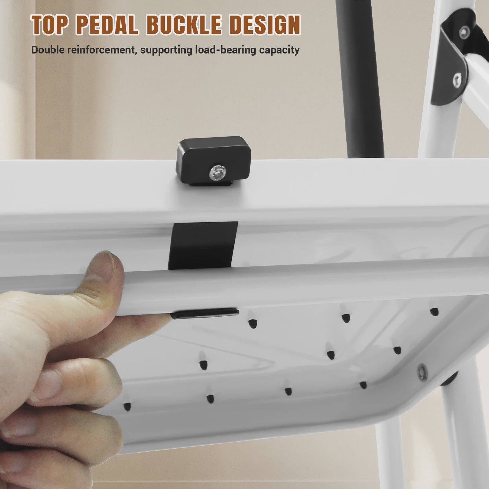 Opvouwbare ijzeren trap met handgrepen en antislip treden - Veilig en compact