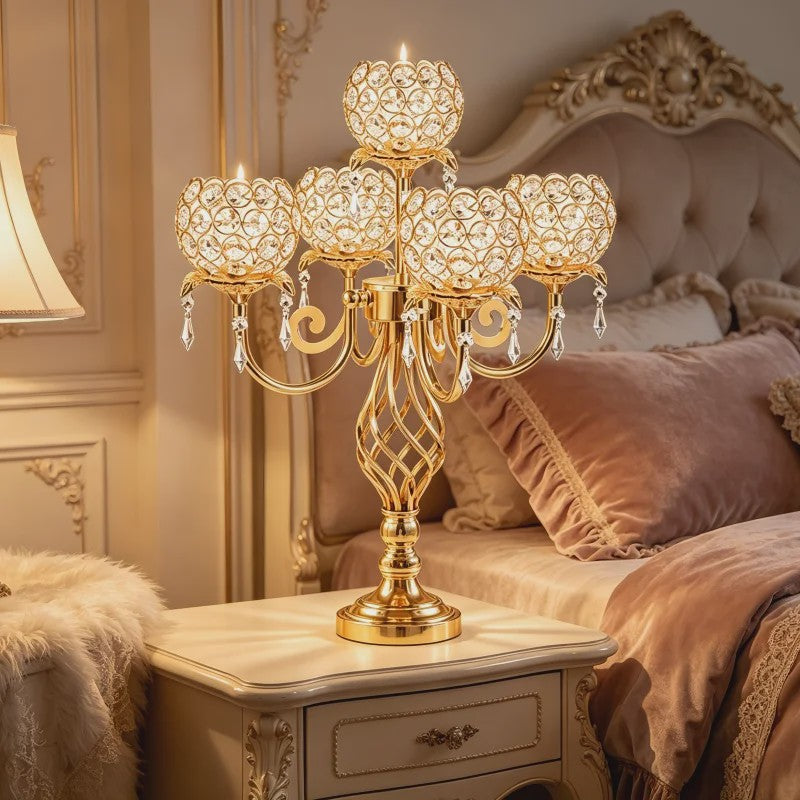 Gouden 5-armige Kristallen Kandelaar met Gedraaide Voet - Luxe Tafeldecoratie
