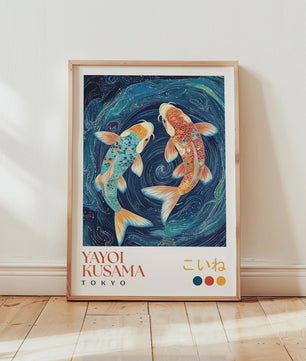 Japanse Kunst Poster: Yayoi Kusama Stijl Vliegende Kraanvogels & Koi Vissen
