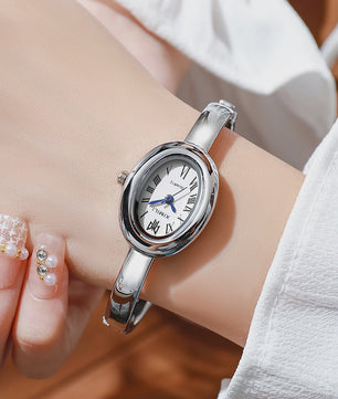 Luxe Dameshorloge met Strass en Gouden Afwerking - Elegant Quartz Polshorloge