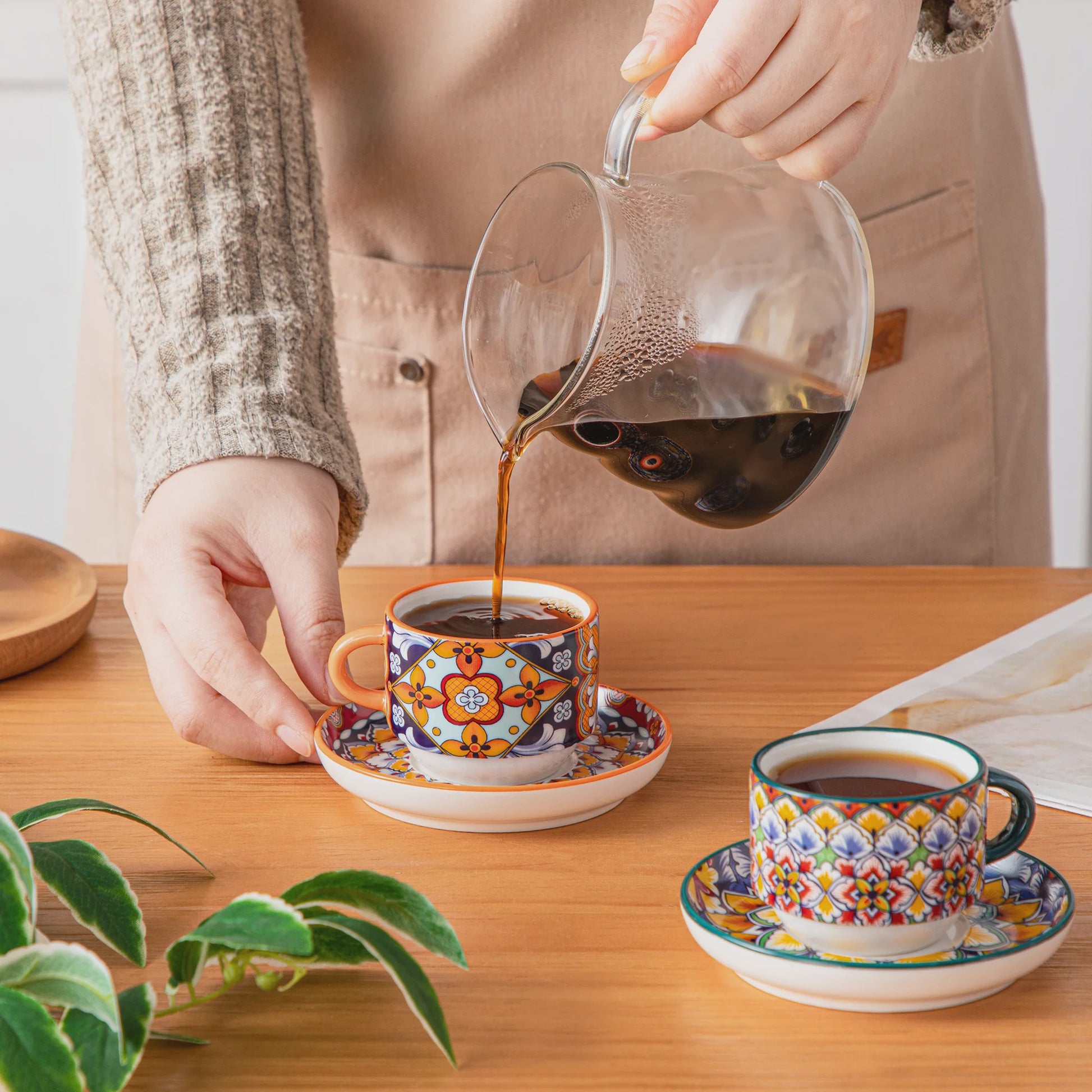 Bohemian Porseleinen Koffiekopjes met Schotels en Metalen Standaard - Set van 6/12