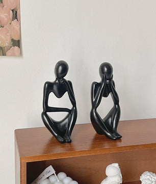 Set van 3 Abstracte Denker Beeldjes - Stijlvolle Hars Sculpturen voor Bureau & Woondecoratie