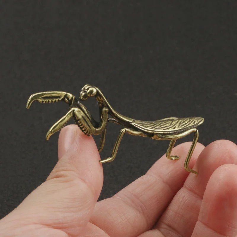 Antiek Messing Bidsprinkhaan Ornament - Miniatuur Insectbeeldje voor Bureau & Feng Shui