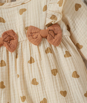 Schattige Baby Meisjes Jumpsuit met Hartjesprint en Strikje - Katoen, Lange Mouwen