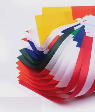 Set van 5 Italiaanse Wapperende Vlaggen op Stok