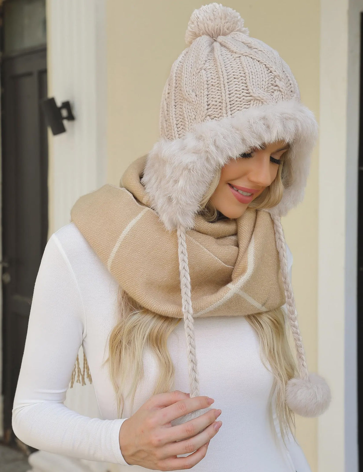 Dames Wintermuts Gebreid met Pompon en Fleece Voering - Warm en Stijlvol