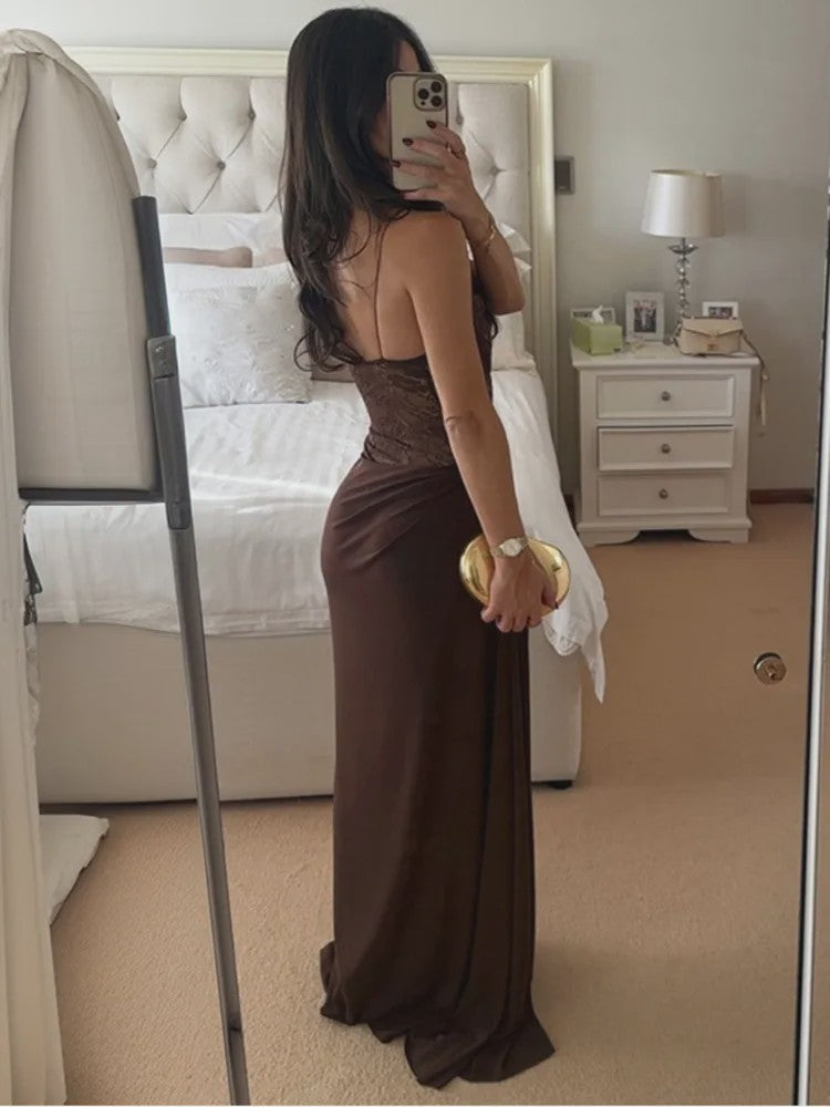 Chique Bruine Maxi Jurk met Kant en Off-Shoulder Design - Sexy Avondjurk