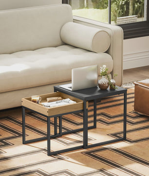 Set van 2 Nidos bijzettafels: Zwart Stalen Frame met Eikenhout Look - Stijlvol en Functioneel