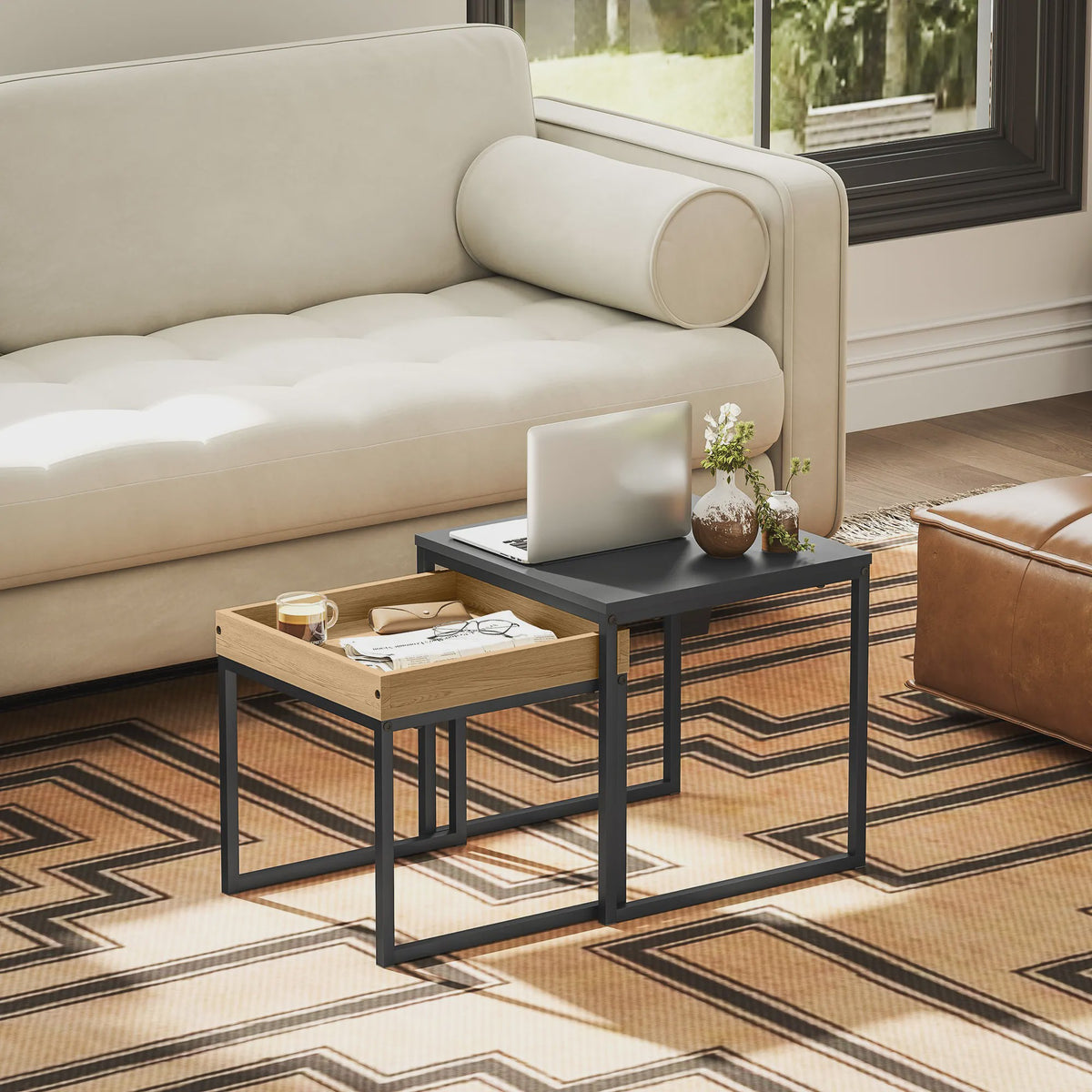 Set van 2 Nidos bijzettafels: Zwart Stalen Frame met Eikenhout Look - Stijlvol en Functioneel