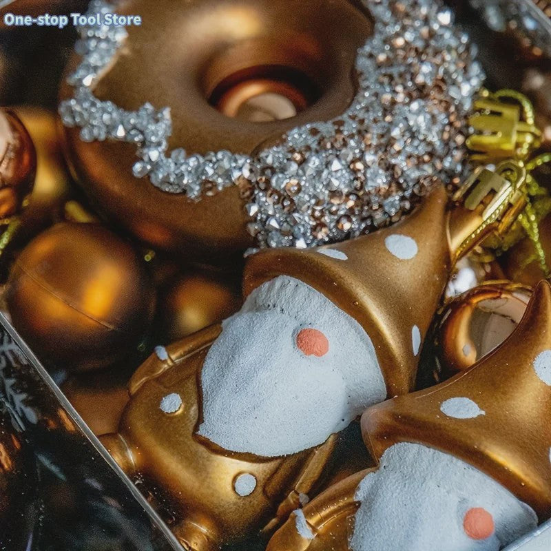 Luxe Kerstballen Set (60 Stuks) met Donut, Gnome & Sneeuwvlok Ornamenten - Goudkleurig
