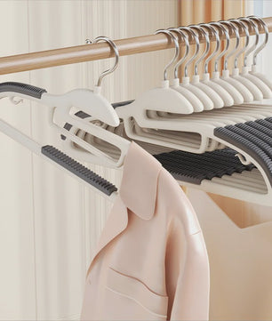 Set van 10 Antislip Kledinghangers - Multifunctioneel & Duurzaam voor Slaapkamer en Kast