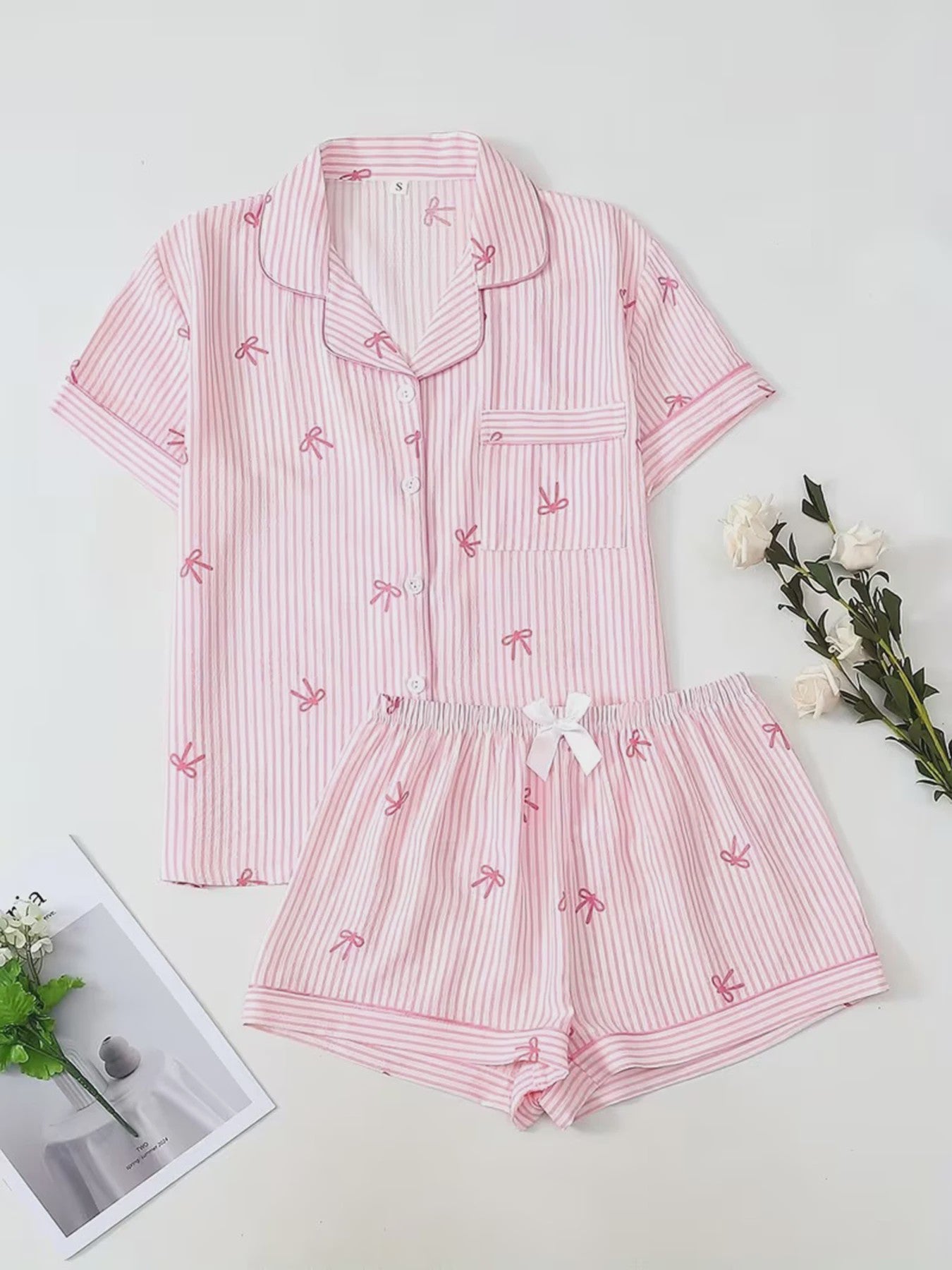 Dames Pyjama Set: Loungewear met Strikjes Print - Korte Mouw & Short