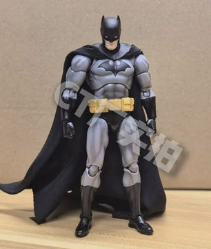 Batman Actiefiguur Mafex 126 - Justice League "Hush" Collectible Figurine