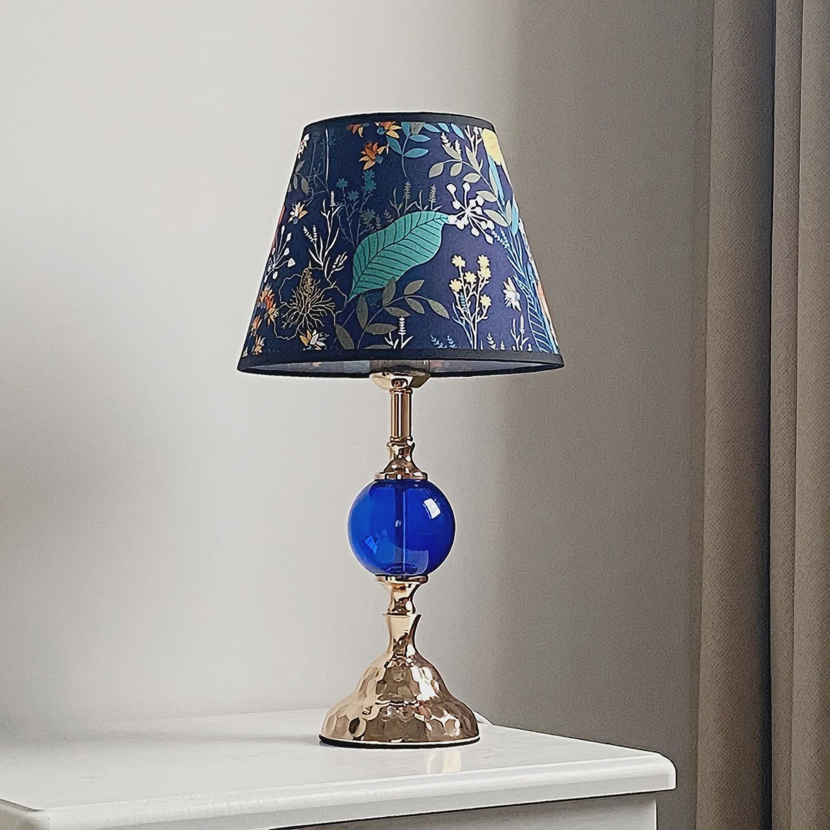 Luxe Smeedijzeren Bedlamp: Romantisch Design voor Slaapkamer & Bureau